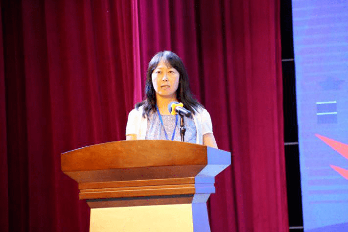 周晖女士对复评情况进行点评▲市教育局教研室史宏凯老师对复评情况