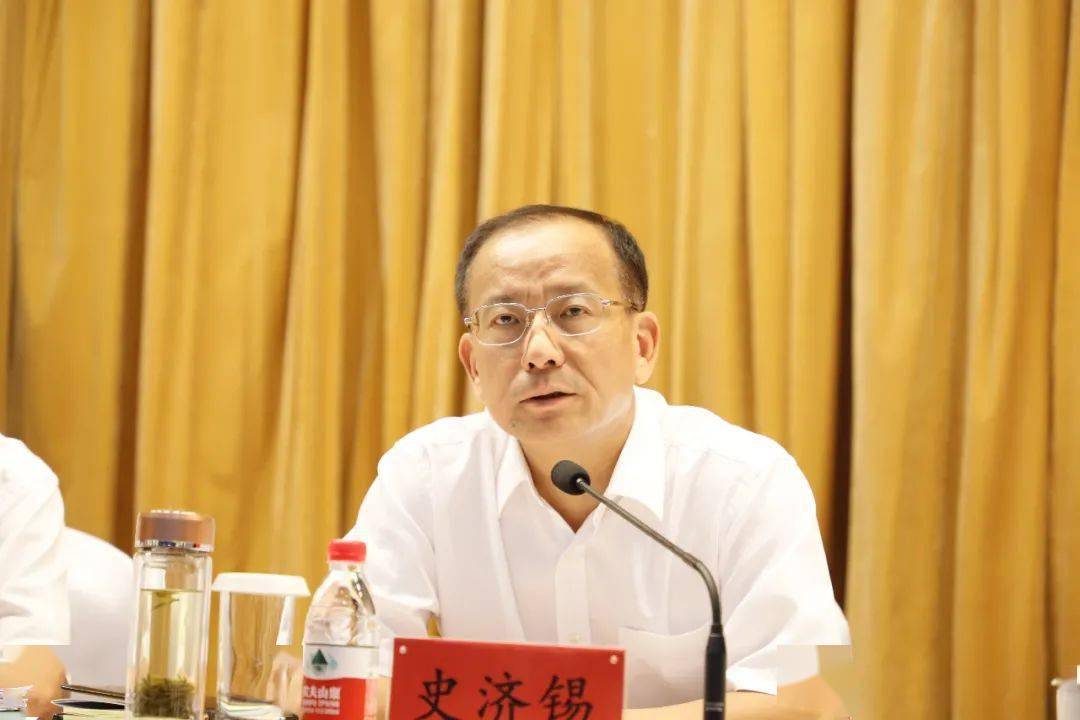 创造性开展工作的多种举措我市各级工会发挥职能优势,史济锡充分肯定