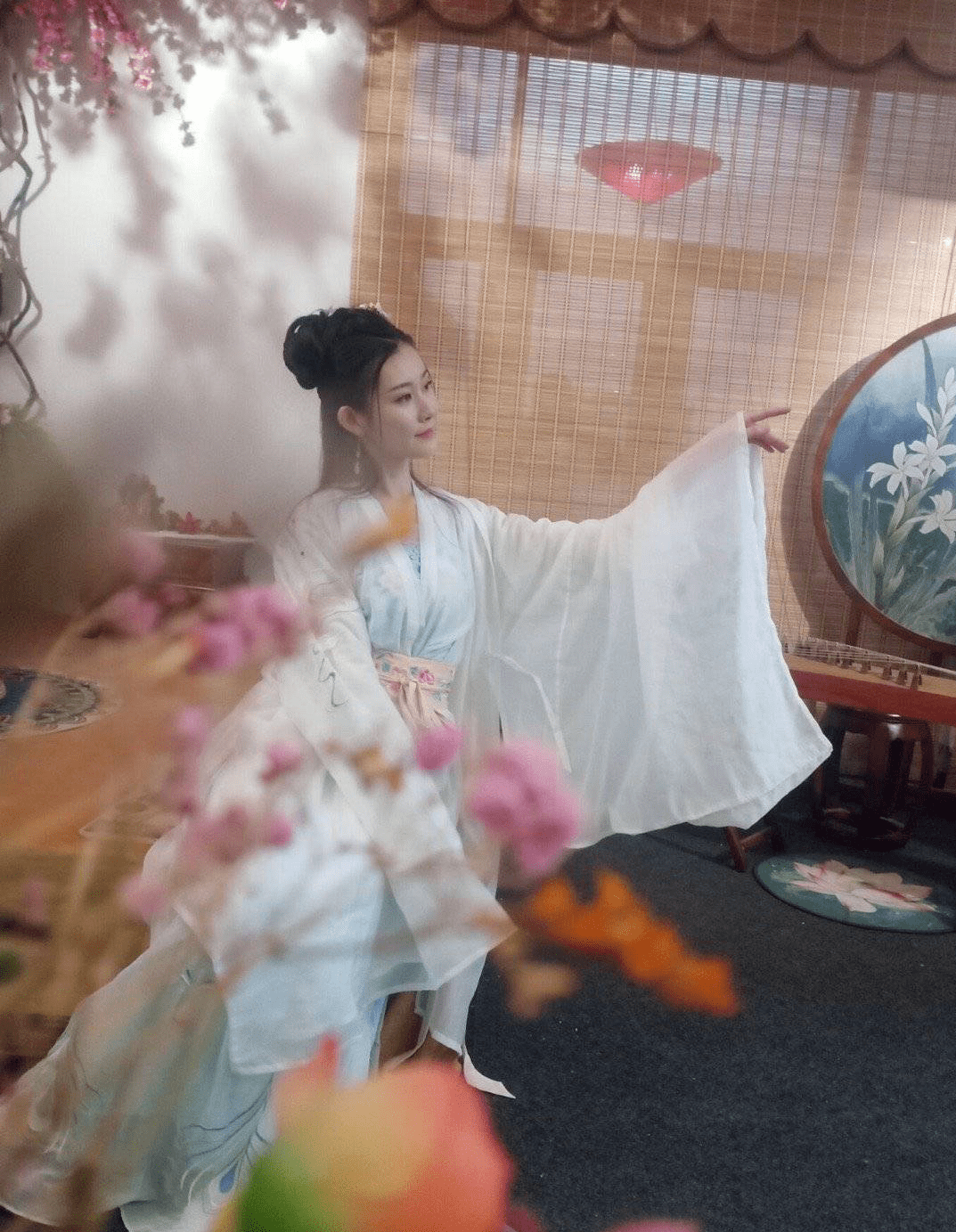 陈春雨在最极致的美景里用舞步丈量每一寸美