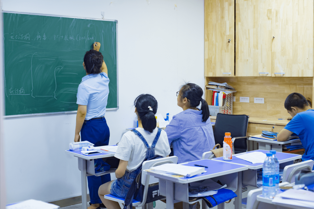 【逆袭,涅盘】瀚博教育高三全日制封闭集训营简介_手机搜狐网