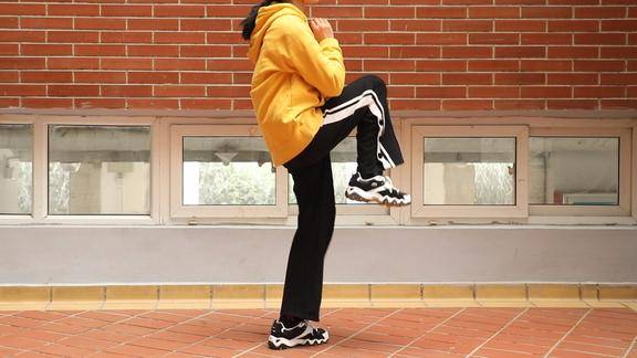 每天腿这样抬100次从小腿瘦到肚子五天瘦67斤