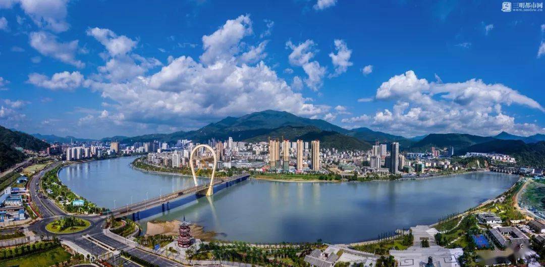 风展红旗如画三明爱了爱了如此美丽文明的三明城