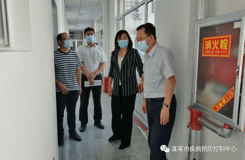 隋玉娜副区长视察指导疾控中心实验室工作