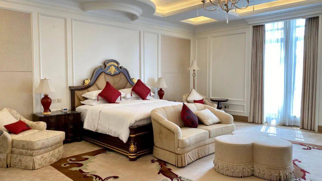 总统套房温德姆酒店拥有独一无二的长江美景,38楼设有一间总统套房,总