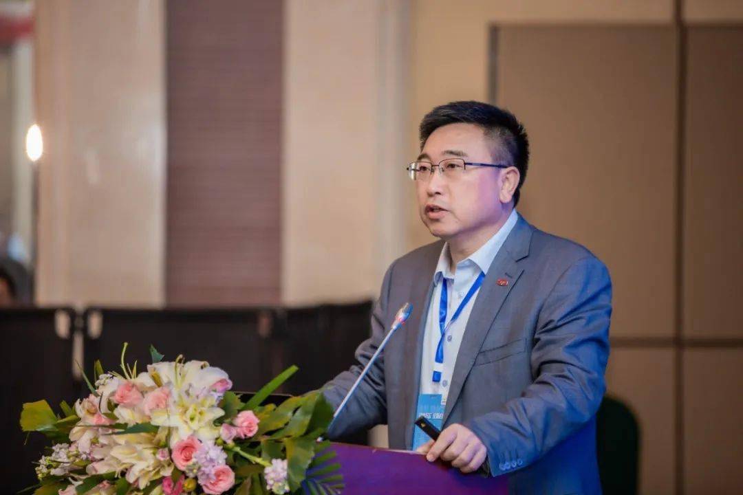 会议过程中,凯翼汽车销售有限公司总经理刘宏伟先生对炫界上市进行