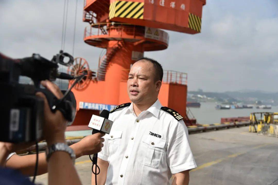 梧州海关副关长庞鸿介绍:疫情爆发以来,南宁海关先后下发三批次共36条