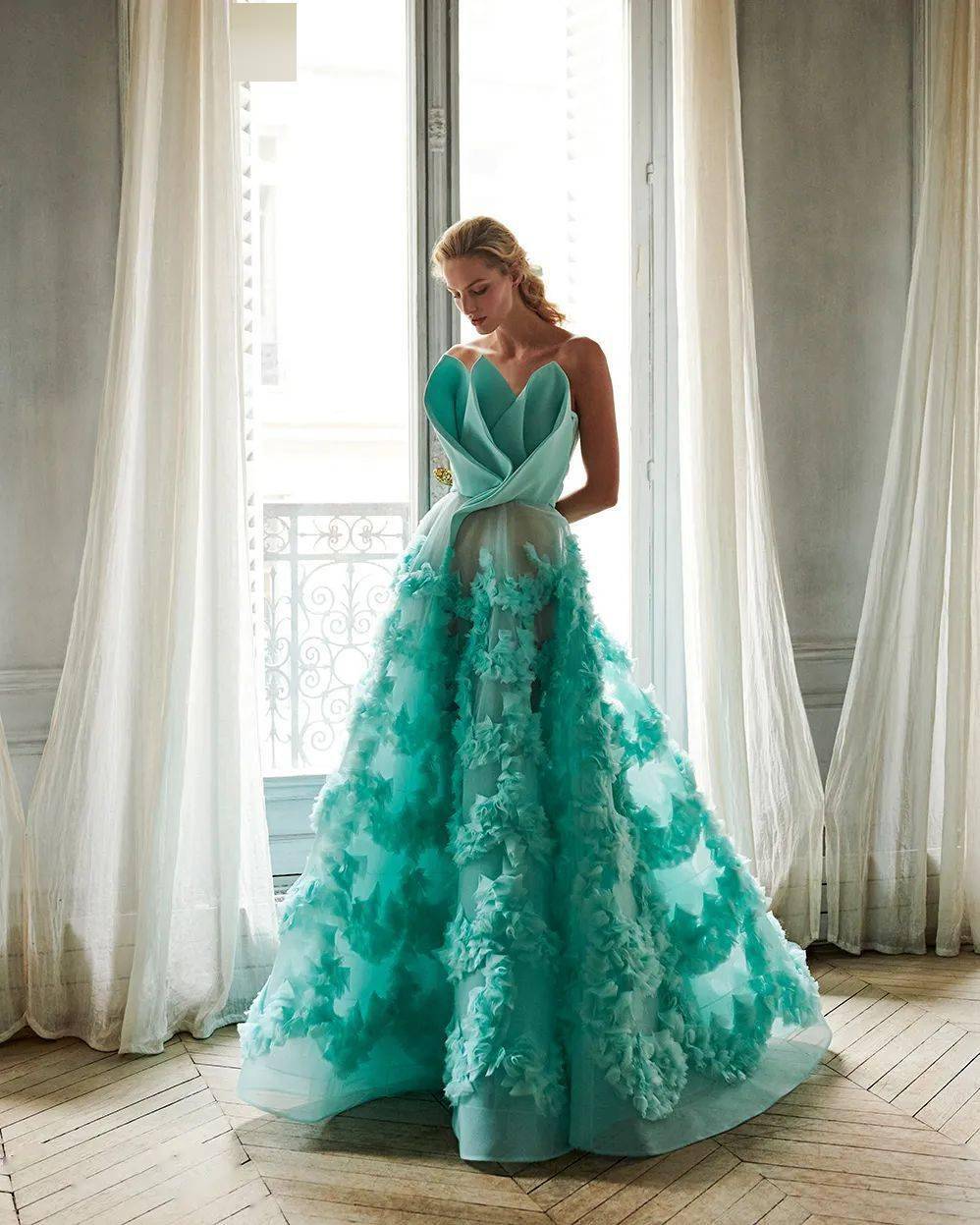 超会玩结构设计的礼服设计黎巴嫩仙裙品牌azziosta从废墟下再次崛起