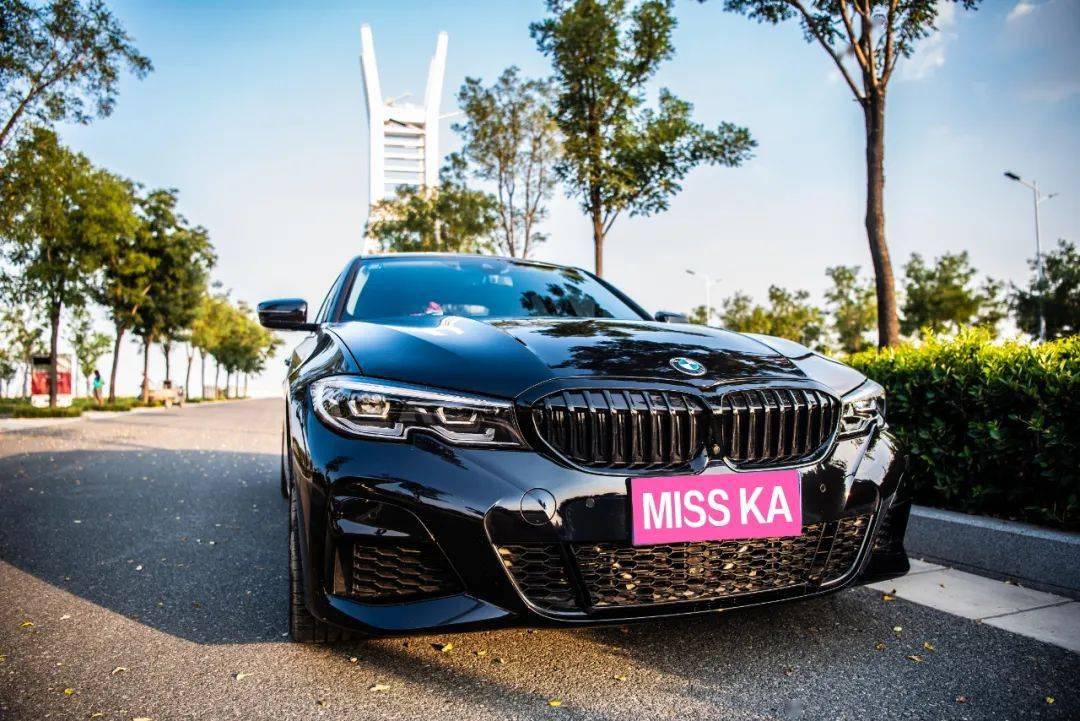 全网最帅喜提宝马325li耀夜运动版外观内饰油耗太惊喜但低速顿挫很