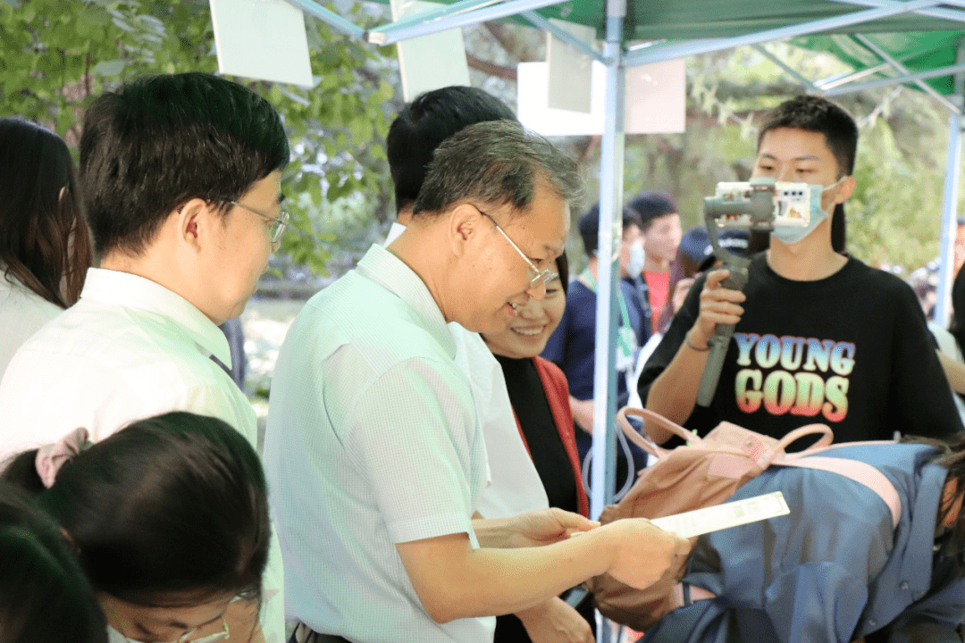 视频 干净 宁元 李彦衡 张新蕊图 杨明佳 张昕晖 曹丽莎 兰欣雨文