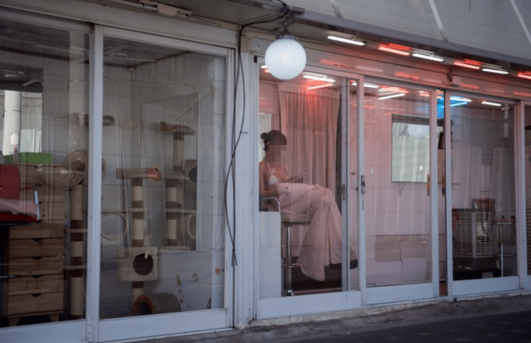 韩国疫情再严重,玻璃房照样营业_手机搜狐网