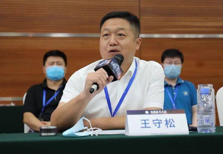 王守松校长立足学校发展,从长清中学航天班学子的变化谈起,对学校开展