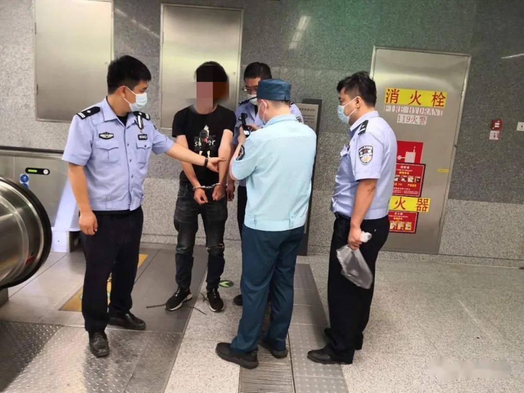 有坏人不抓对不起这身衣裳