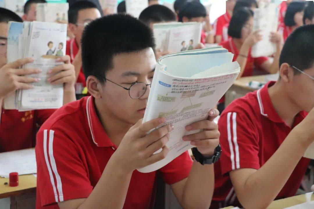 风雨奋战02奔跑高三衡水十三中高三学子昂扬读书日