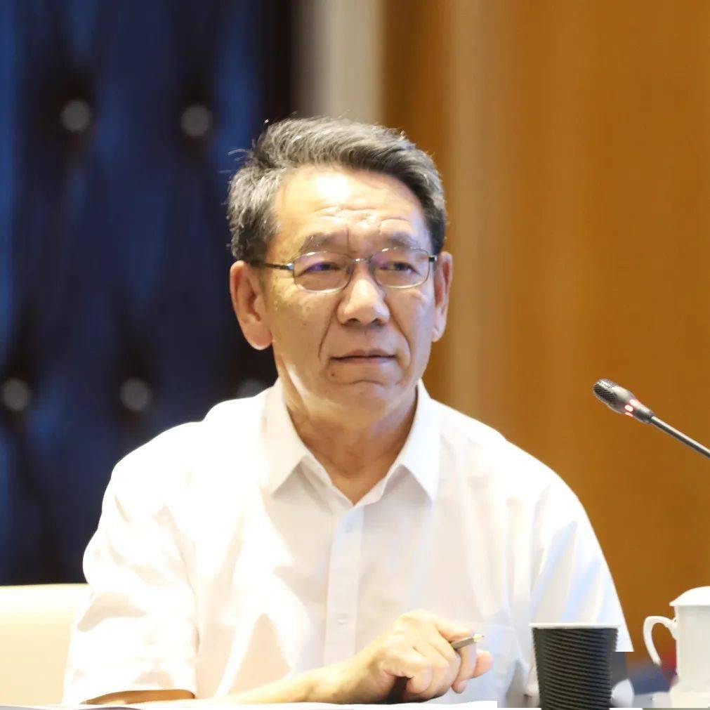 专家组成员杜玉波,林忠钦,张军,吴宏鑫,杨凤田,唐长红,吴建平,杨德森