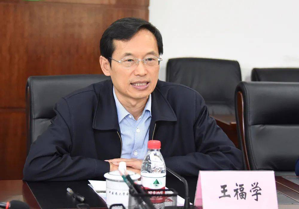 9月18日,清河林业局有限公司党委书记,董事长金贵成,副总经理周宏滨来