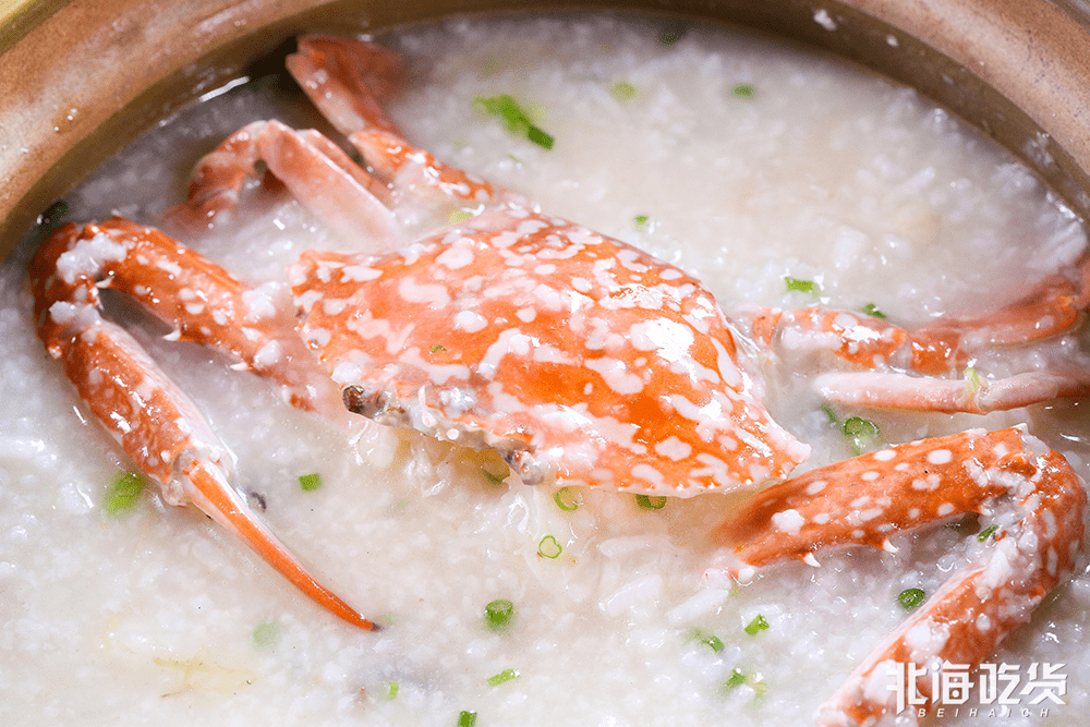 不同于其他地方的固定搭配,俏东风的海鲜粥最妙的地方是可以自选食材