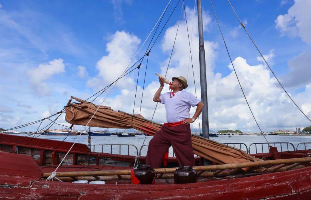 新闻纪实津门网王榕海螺号吹响开渔令