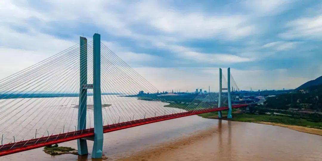 延西高速渭河大桥图片