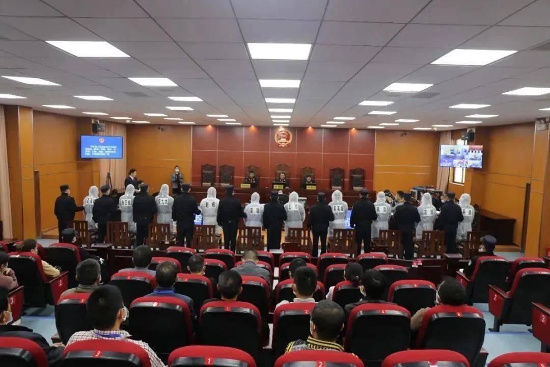 非法拘禁,赌博,开设赌场.鄂州这个涉黑团伙9人当庭认罪