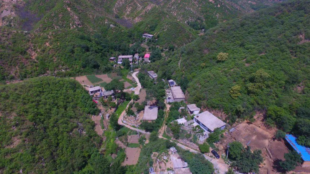 老照片里寻乡愁阜平搬迁村航拍照片系列之城南庄