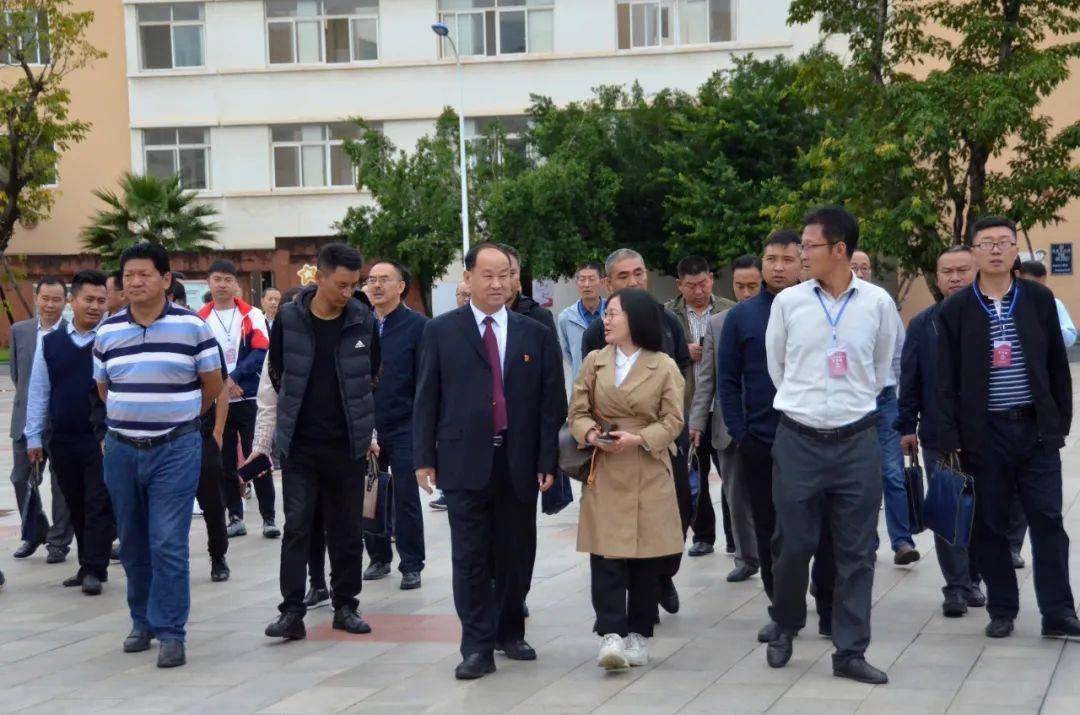 凉山州中学校长国培班到西昌阳光学校观摩交流
