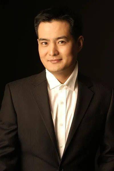 俎江涛知名主持人-*论文获广东省广播电视(主持人)论文奖* 获广东金