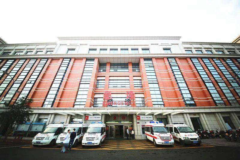 市中心医院急诊科与死神争分夺秒