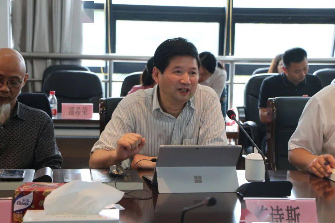 《巴蜀记忆》首发座谈会暨赠书仪式圆满举办_湖州市