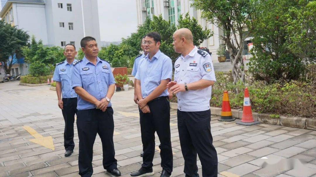 9月25日红河县新闻速览和涛到县公安局调研指导坚持政治建警全面从严