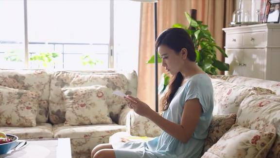 头号前妻小丹进监狱前给朵渔写了封信朵渔看得泪流满面