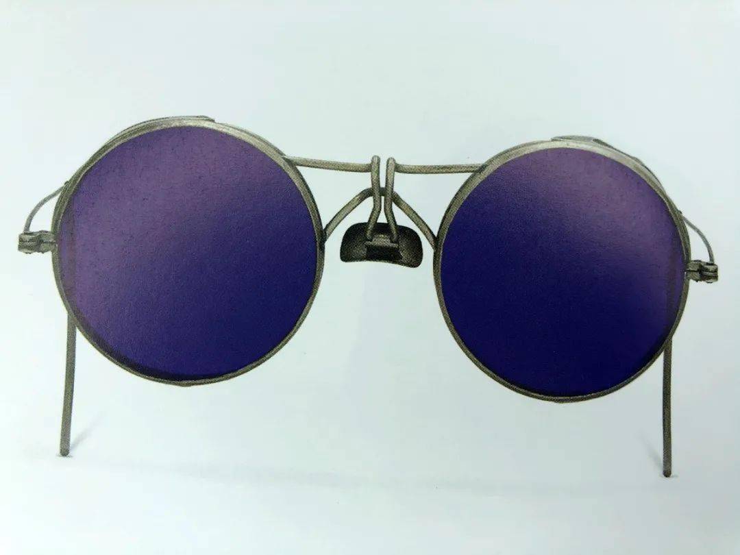 富兰克林发明眼镜图片