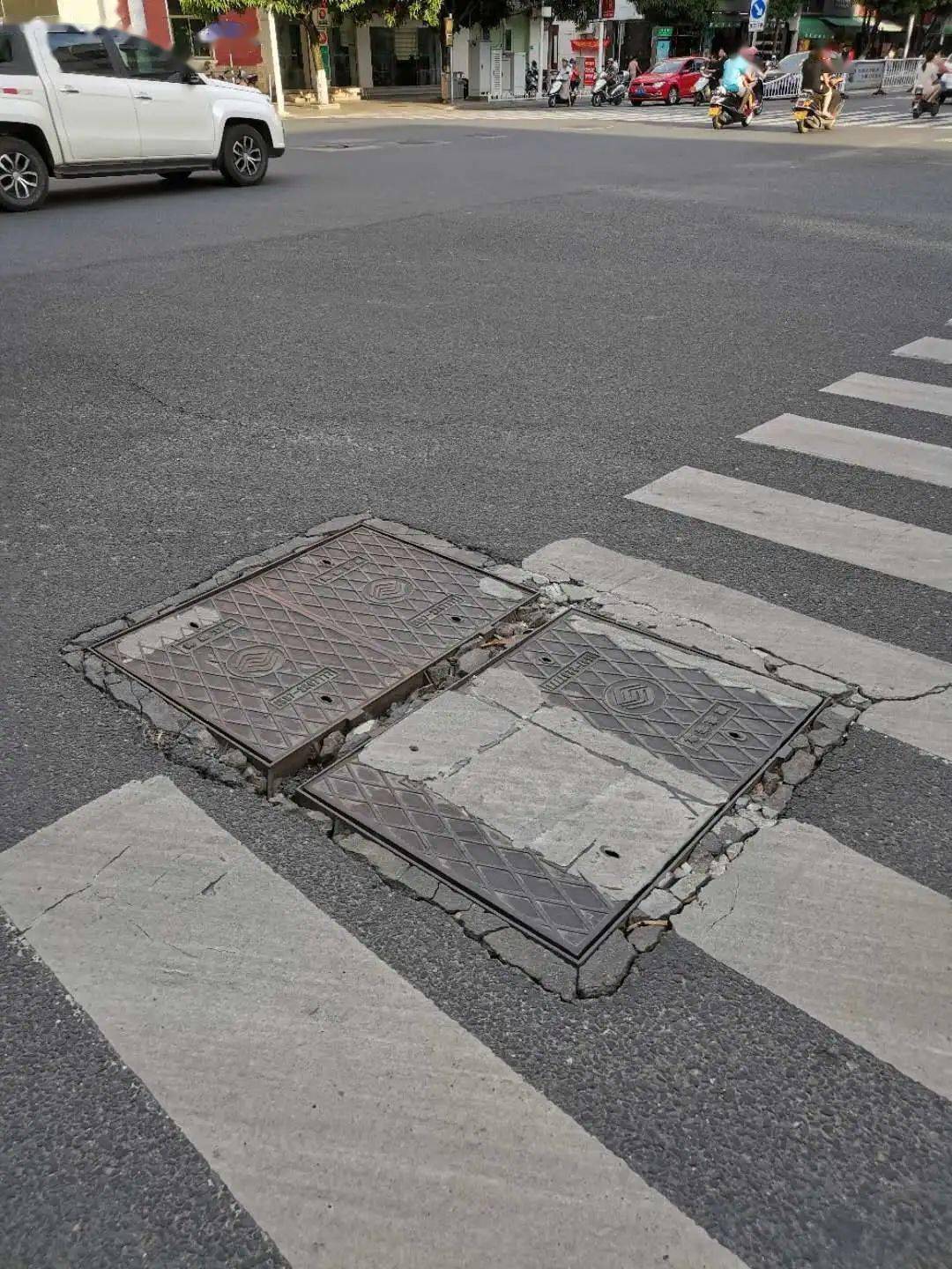 井盖整改前井盖整改后光缆堆放整改前光缆堆放整改后下阶段中国移动