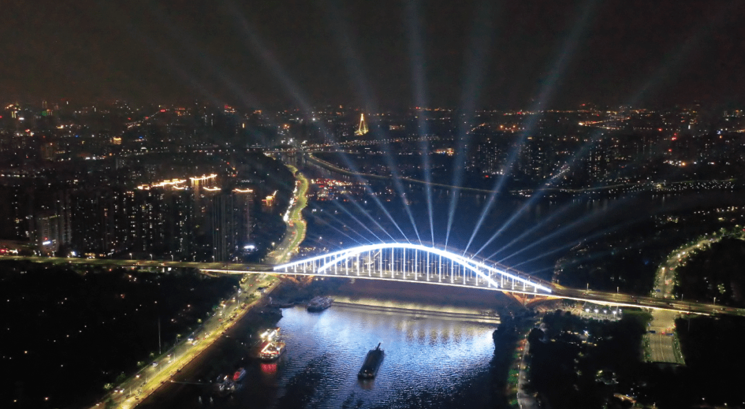 亮灯了东平河岸夜色璀璨流光溢彩