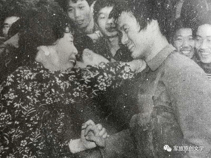 军旅琐忆张发奎郎咸芬为前线勇士擦汗水