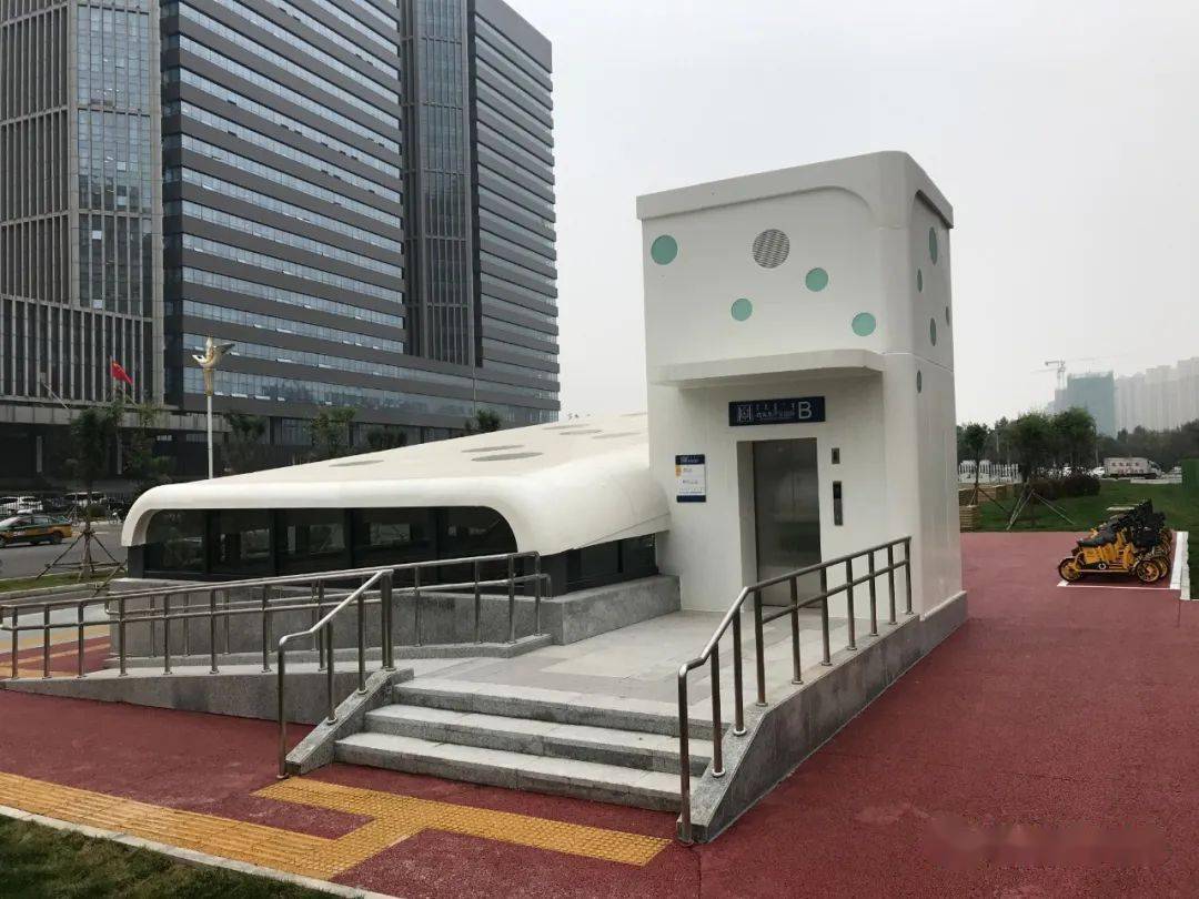 导览| 地铁2号线出入口无障碍电梯_手机搜狐网