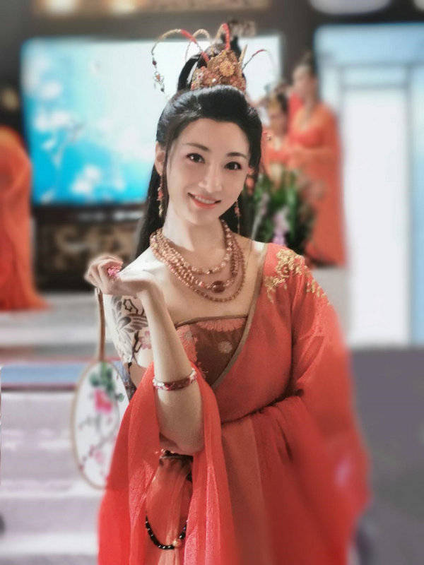 吴茉彤新电影《人鱼缚》定档10月3日