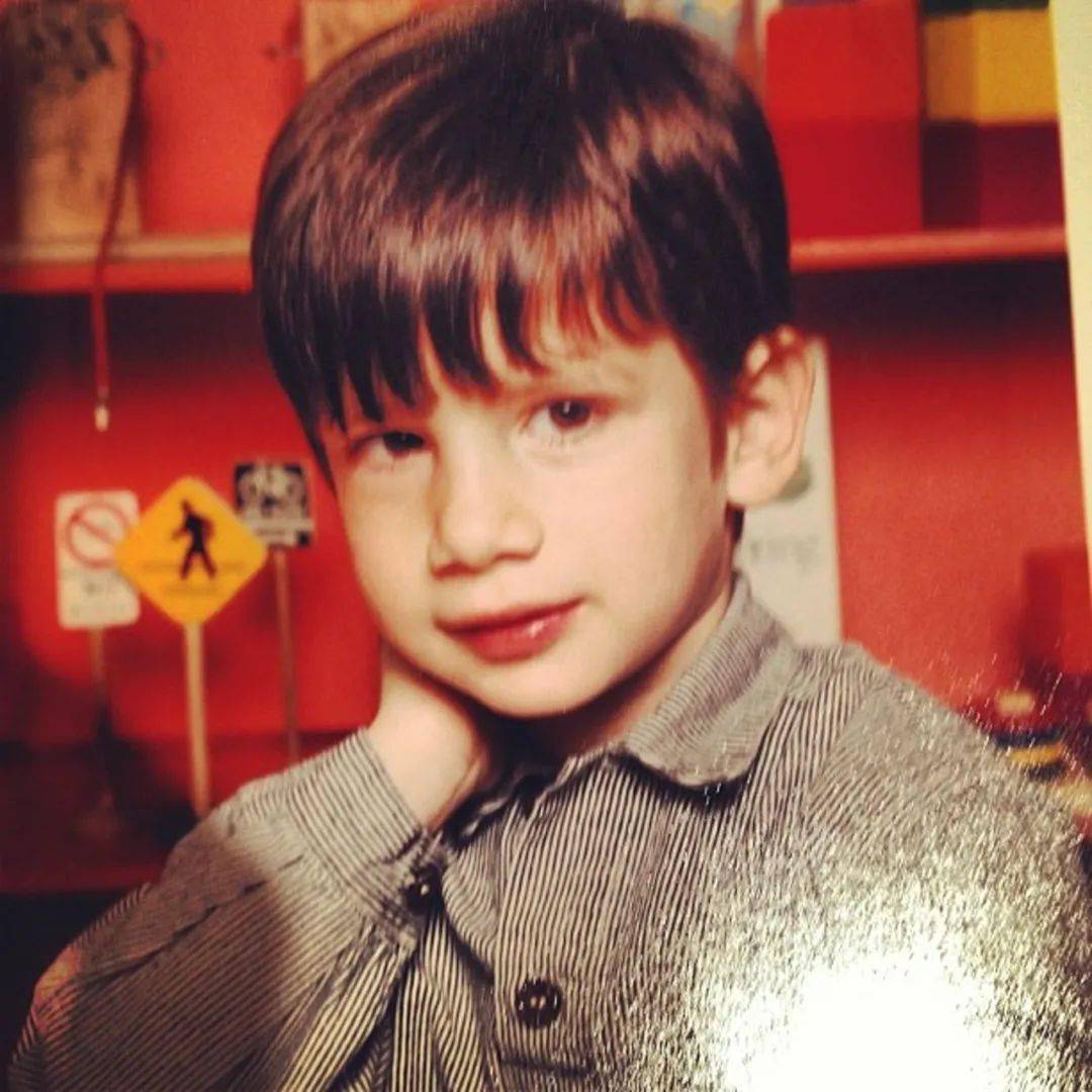 他是谁只在电视上出现2分钟所有的女孩都想嫁