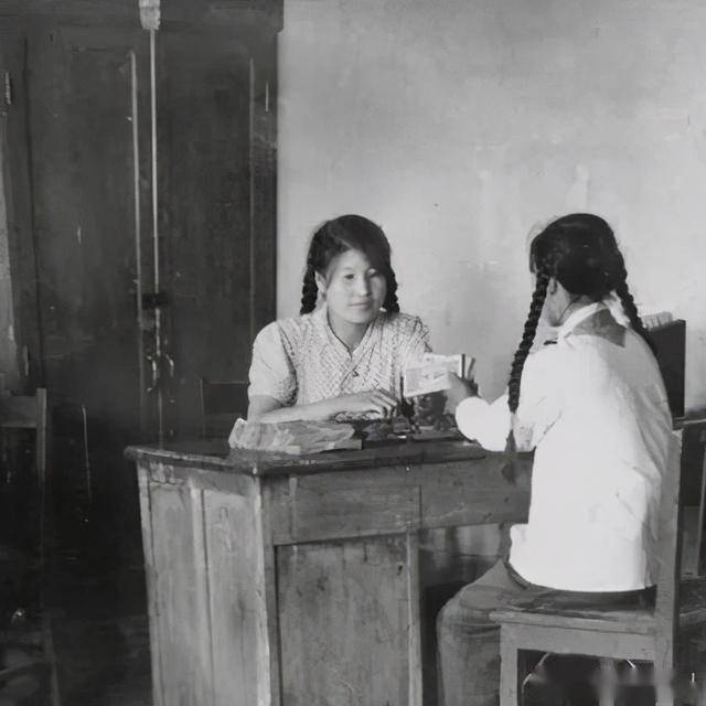 老照片70年代的人们