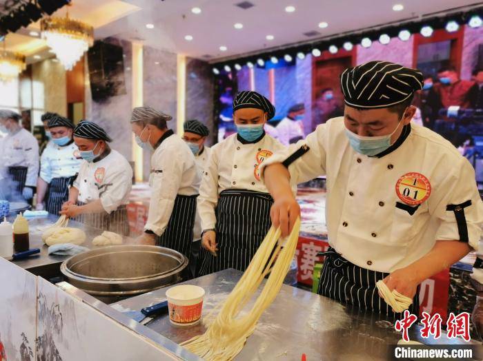 青海:百名面匠"拉面之县""厨王争霸"秀技巧