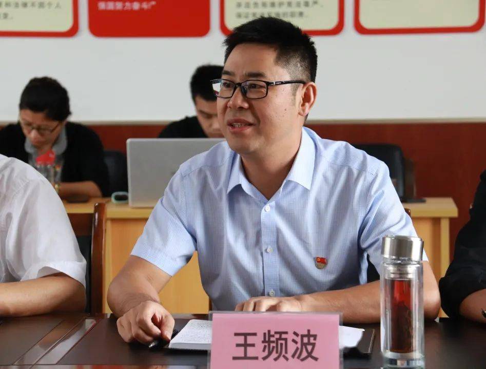 人大要闻海盐县委书记陈玲芳走进人大代表联络站接待选民