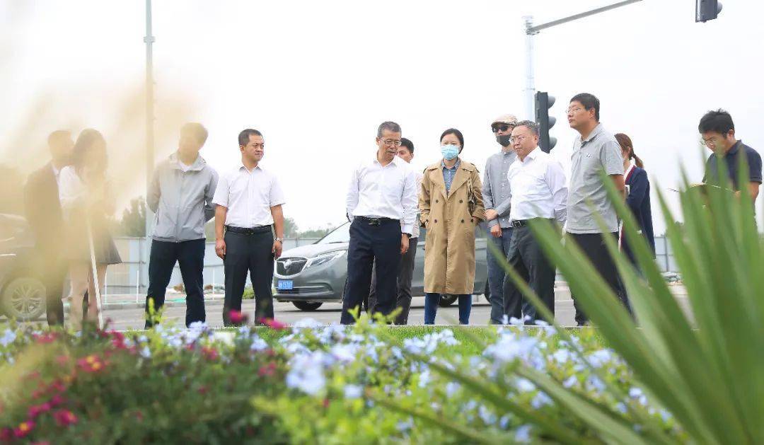 北京新航城控股有限公司党委书记,董事长曹辉,总经理闫玉波带队就节前