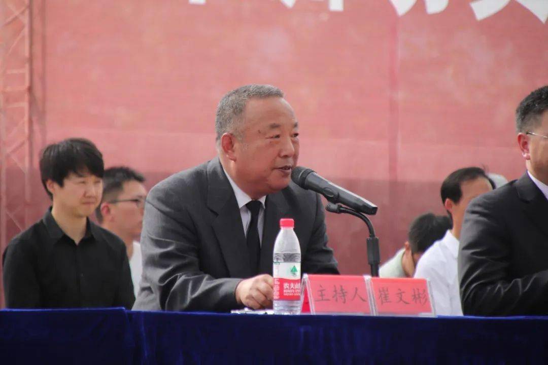 丽江军分区战备建设处处长刘嘉兴上校,云南大学旅游文化学院党委书记