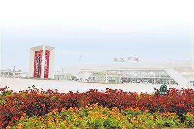 百万鲜花铺锦绣国庆喜气盈古城