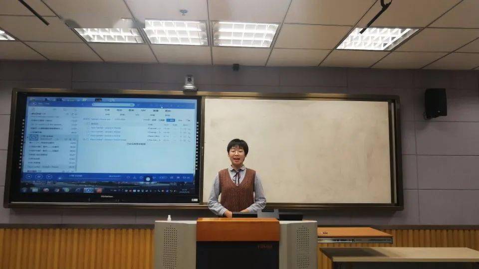 "月满中秋,共庆华诞"——淮南二中举行第六届朗诵比赛