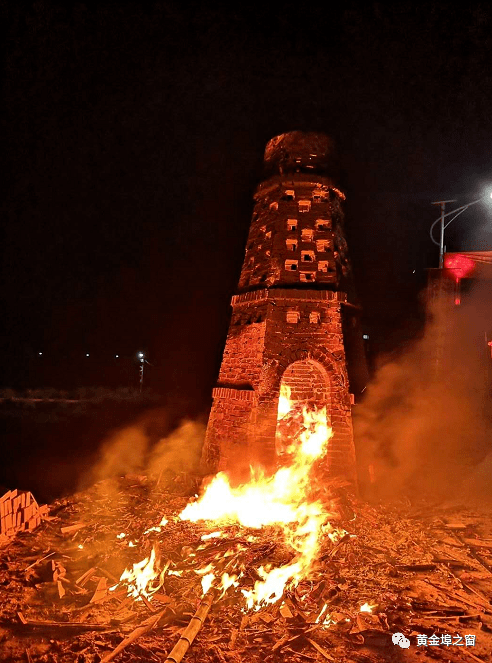 燃中秋夜黄金埠梅港人烧塔祈福生活红红火火