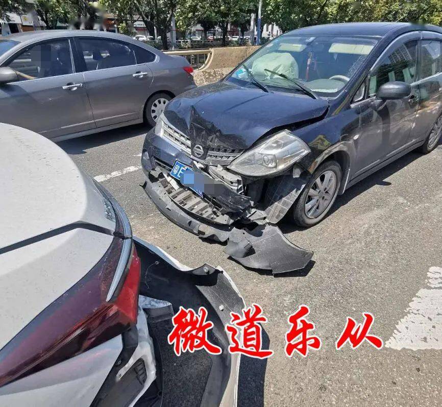 随后引发后续车祸爆料人称,当时前车不知道何故有汽车后尾