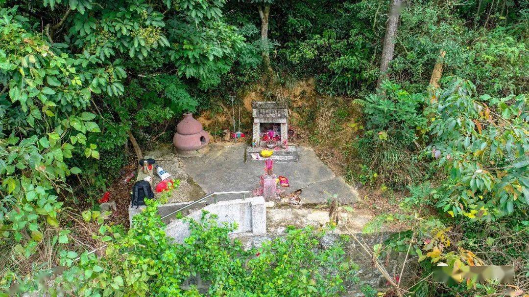 大闹高埔镇葵坑村社前古庙10月4日重光庆典