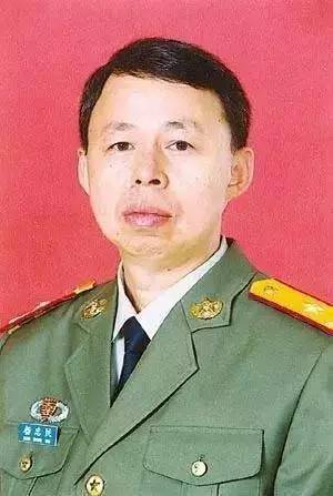 歷任廣州軍區政治部組織部部長,駐香港部隊政治部主任,駐澳門部隊政委