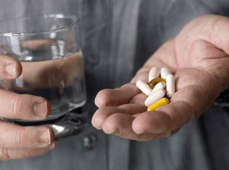 比酒驾还吓人!下坡路段,她开着开着睡着了