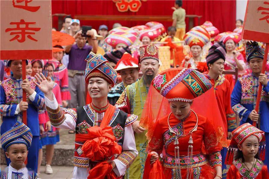 三喜临门土司古城传统婚礼庆双节莫府老爷穿越而来亲证婚